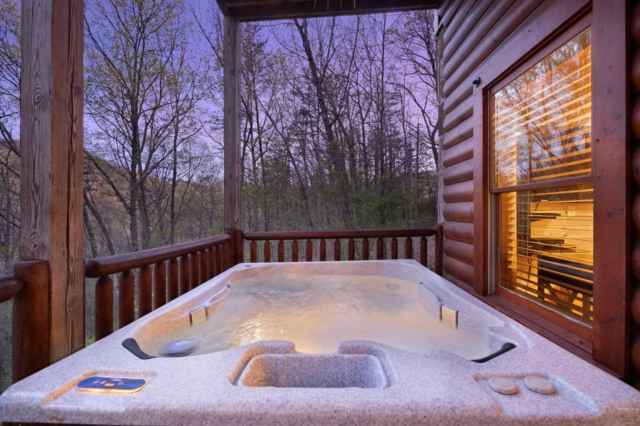 Private Smoky Mtn Log Home With 2 Decks And Hot Tub! Pigeon Forge Exterior photo